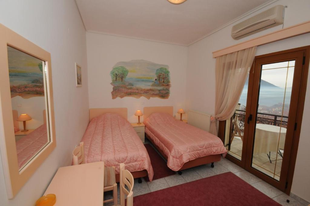 Artemis Hotel Karpenisi Room photo