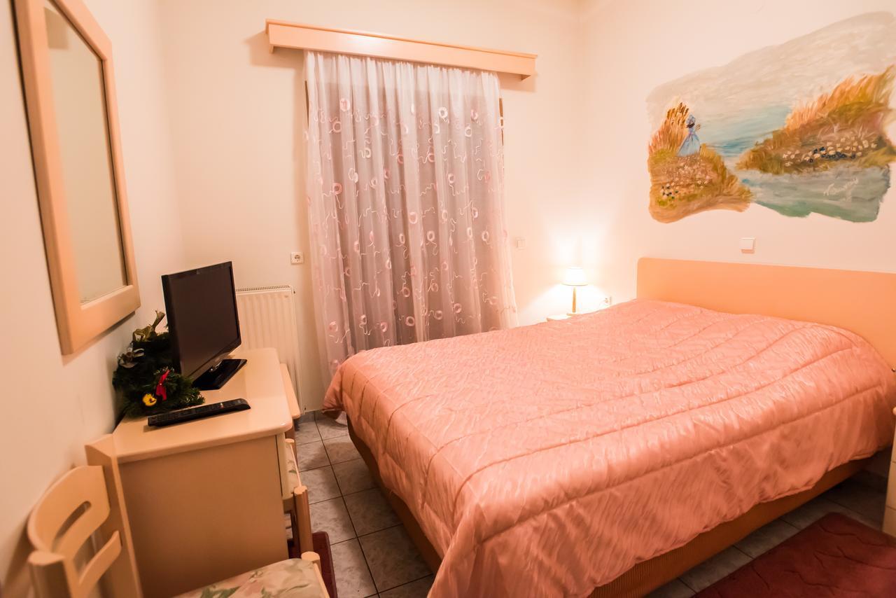 Artemis Hotel Karpenisi Exterior photo